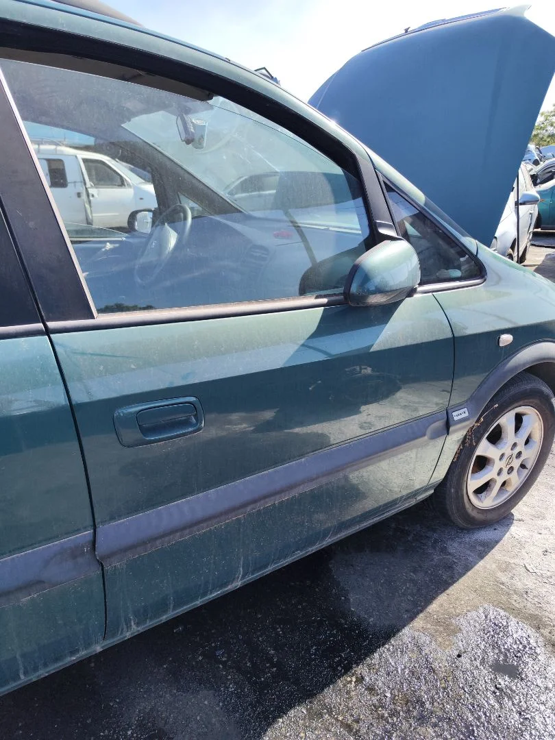 Foto de PUERTA DELANTERA DERECHA OPEL ZAFIRA A 2.0 DTI (101 CV / 74 KW) referencia 13189980