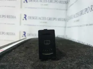 Foto de MANDO CALEFACCION / AIRE ACONDICIONADO VOLKSWAGEN PASSAT BERLINA (3B2) referencia 3B0959621B foto 3