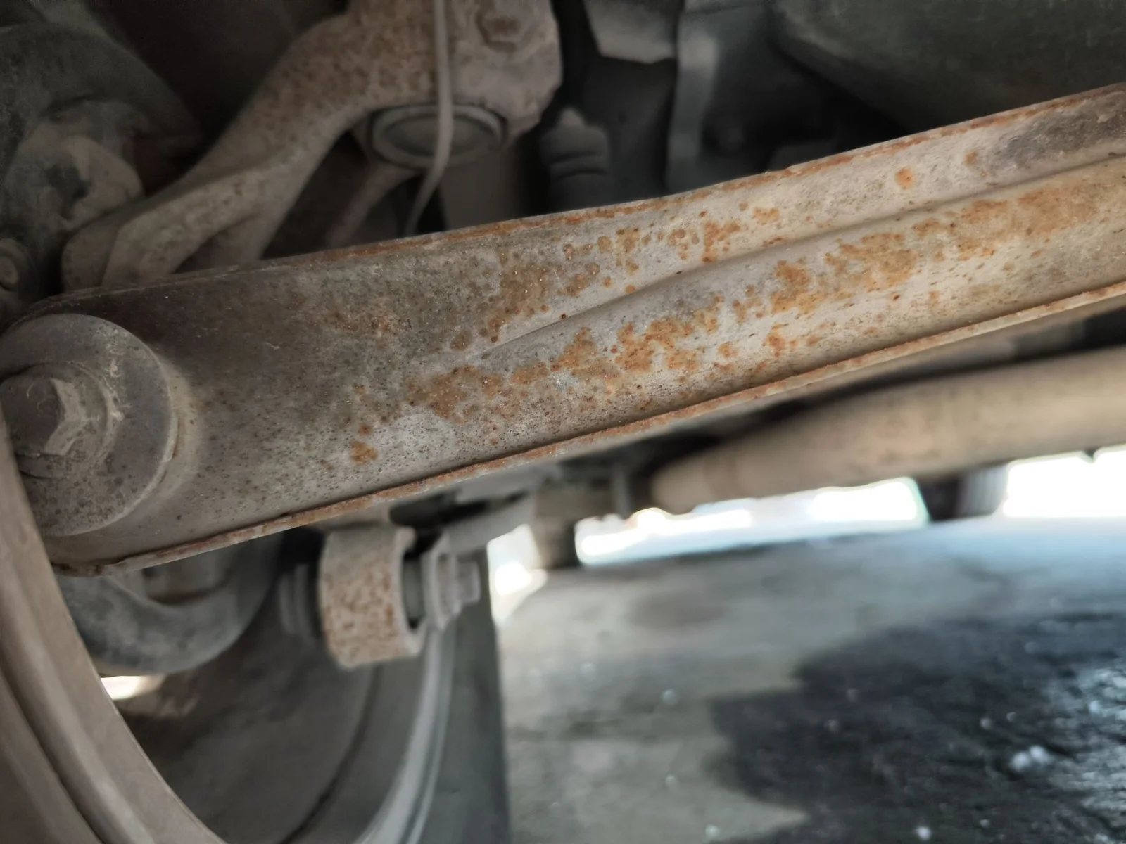 Foto de BRAZO SUSPENSION TRASERO DERECHO FORD MONDEO BERLINA (GD) 1.8 16V CAT (116 CV / 85 KW) referencia 1054467