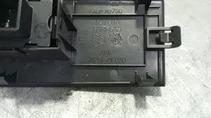 Foto de MANDO ELEVALUNAS DELANTERO DERECHO TOYOTA COROLLA VERSO (R1) 2.2 Turbodiesel CAT (136 CV / 100 KW) referencia 742310F030 foto 4