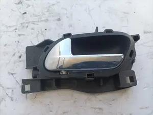 Foto de MANETA INTERIOR TRASERA IZQUIERDA CITROEN C4 BERLINA 2.0 16V CAT (RFN / EW10J4) (136 CV / 100 KW) referencia 96435311 foto 1