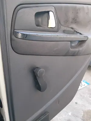 Foto de MANETA ELEVALUNAS TRASERA DERECHA SEAT IBIZA (6K1) 1.9 TDI (90 CV / 66 KW)