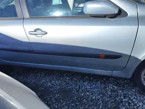 Foto de PUERTA DELANTERA DERECHA RENAULT LAGUNA II (BG0) 1.8 CAT (120 CV / 88 KW)