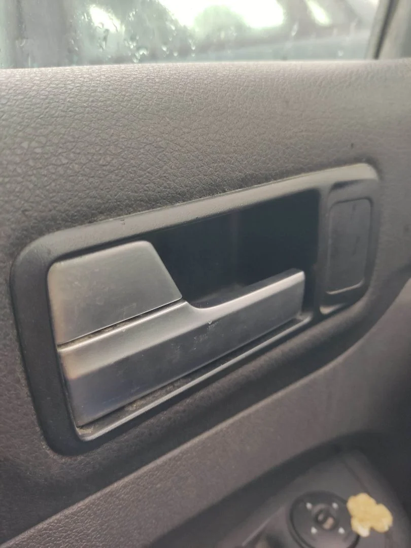 Foto de MANETA INTERIOR TRASERA IZQUIERDA FORD FOCUS BERLINA (CAP) 1.8 Flexifuel CAT (125 CV / 92 KW) referencia 1470113