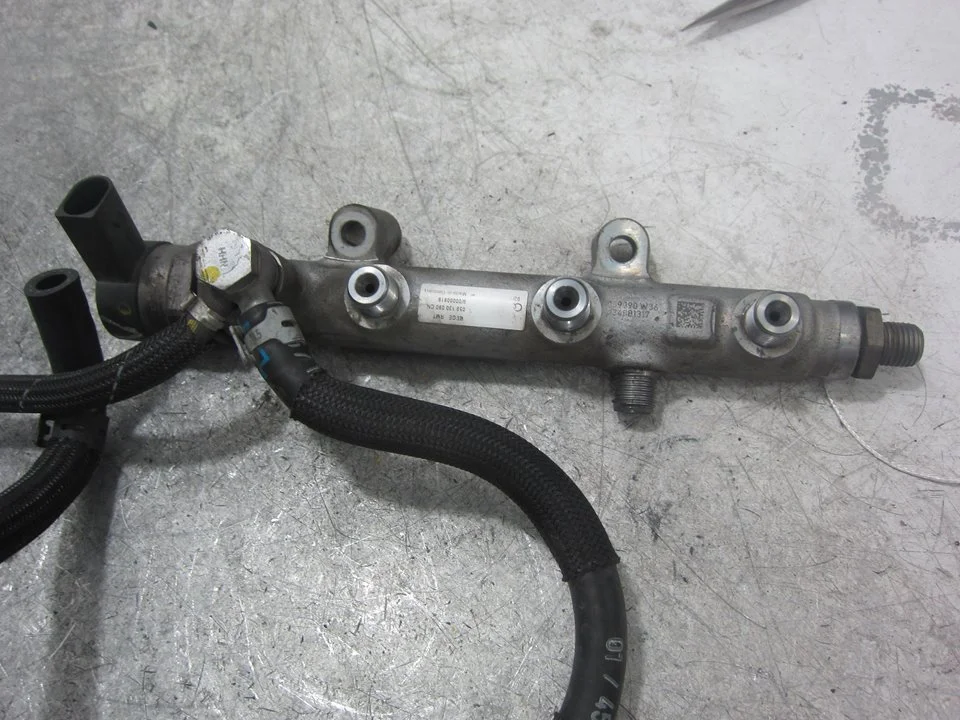 Foto de RAMPA INYECTORA AUDI A6 AVANT (4G5) referencia 059130090CN