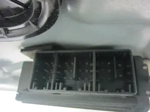 Foto de ELEVALUNAS DELANTERO DERECHO SEAT IBIZA (6L1) 1.9 SDI (64 CV / 47 KW) referencia 6L4837756 foto 2