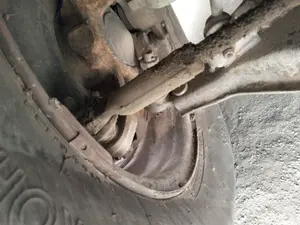 Foto de PINZA DE FRENO DELANTERA DERECHA NISSAN VANETTE CARGO 2.3 Diesel (75 CV / 55 KW)