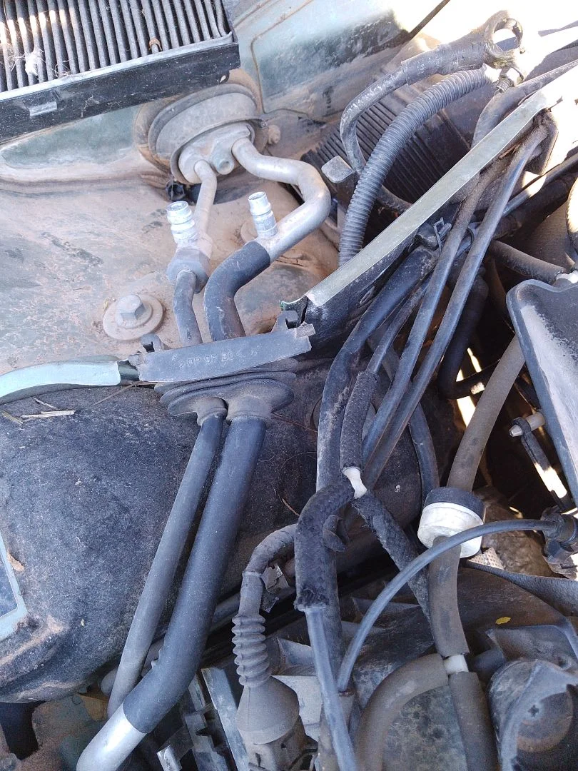 Foto de TUBOS AIRE ACONDICIONADO VOLKSWAGEN PASSAT BERLINA (3B3) 1.9 TDI (131 CV / 96 KW) referencia 3B0260707B