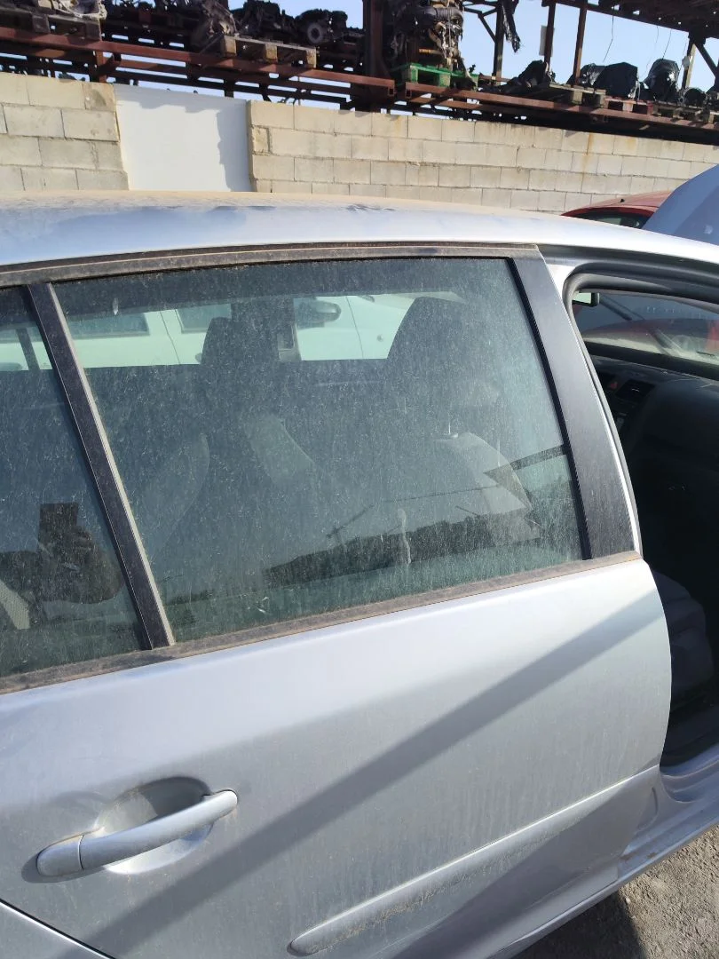 Foto de LUNA TRASERA DERECHA VOLKSWAGEN GOLF V (1K1)(10.2003) 1.4 16V TSI (170 CV / 125 KW) referencia 1K6845026B