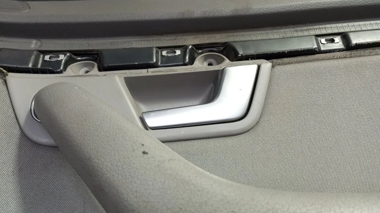 Foto de MANETA INTERIOR DELANTERA DERECHA AUDI A4 AVANT (8E) 1.9 TDI (116 CV / 85 KW) referencia 8E1837020G