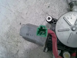 Foto de ELEVALUNAS TRASERO DERECHO HONDA CR-V (RD8) 2.0 VTEC CAT (150 CV / 110 KW) referencia 72710S9A013 | foto 3