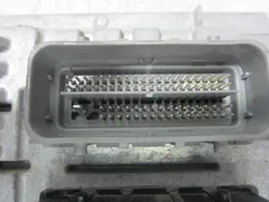 Foto de CENTRALITA MOTOR UCE OPEL ASTRA K BERLINA 5P 1.4 16V SIDI Turbo (125 CV / 92 KW) referencia 12679845 foto 4