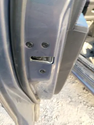 Foto de CERRADURA PUERTA DELANTERA DERECHA MAZDA 5 BERLINA (CR)