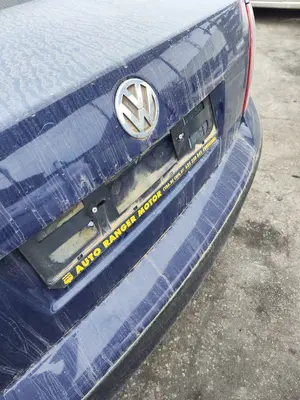 Foto de CERRADURA MALETERO / PORTON VOLKSWAGEN PASSAT BERLINA (3B3) 1.9 TDI (131 CV / 96 KW)
