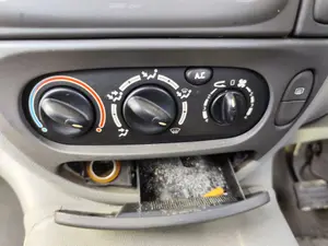 Foto de MANDO CALEFACCION / AIRE ACONDICIONADO RENAULT SCENIC I (JA...) 1.4 CAT (95 CV / 70 KW) referencia 7701048378