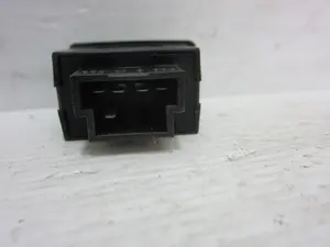 Foto de INTERRUPTOR VOLKSWAGEN GOLF II (191/193) 1.6 Diesel (CR. JK. JP) (54 CV / 40 KW) referencia 58B31G56B foto 4