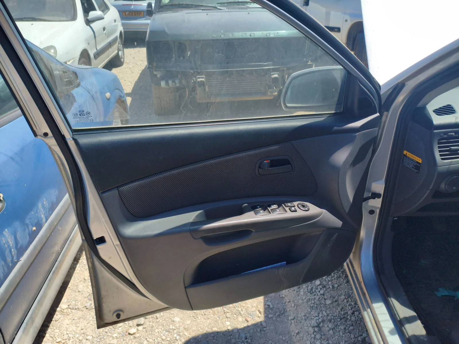 Foto de GUARNECIDO PUERTA DELANTERA IZQUIERDA KIA RIO (JB) 1.5 CRDi (110 CV / 81 KW) referencia 823011G645AEB