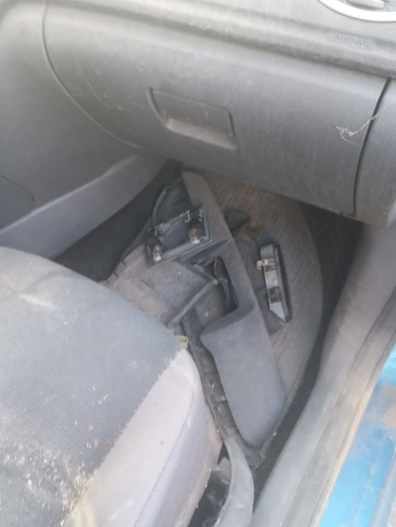 Foto de GUANTERA FORD FOCUS BERLINA (CAP) 1.6 TDCi CAT (109 CV / 80 KW)