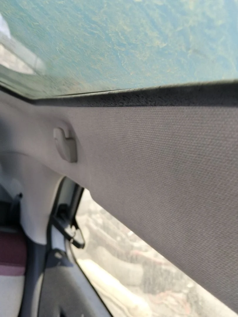 Foto de ASIDERO TECHO TRASERO IZQUIERDO CITROEN C4 CACTUS 1.2 12V VTi (82 CV / 60 KW)