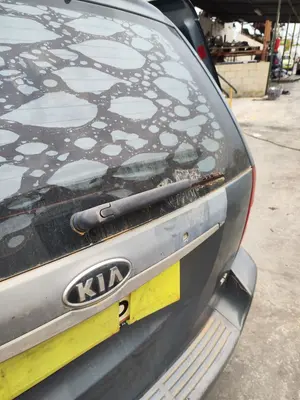 Foto de BRAZO LIMPIA TRASERO KIA CARNIVAL 2.9 CRDi CAT (185 CV / 136 KW) referencia 988104D001
