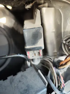 Foto de CAJA PRECALENTAMIENTO PEUGEOT 207 1.4 HDi (68 CV / 50 KW)