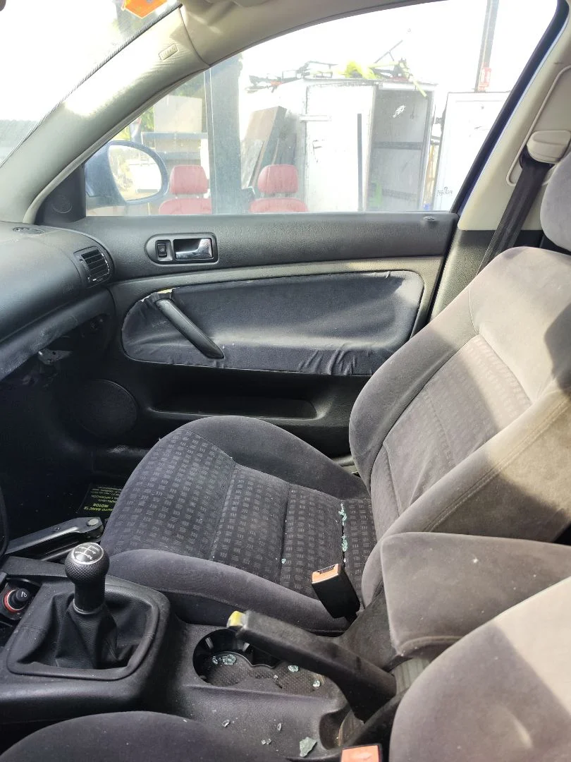 Foto de ELEVALUNAS DELANTERO DERECHO VOLKSWAGEN PASSAT BERLINA (3B3) 1.9 TDI (131 CV / 96 KW) referencia 3B1837462