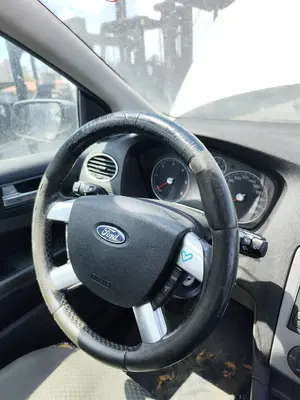 Foto de VOLANTE FORD FOCUS BERLINA (CAP) 1.6 TDCi CAT (90 CV / 66 KW) referencia 1438917