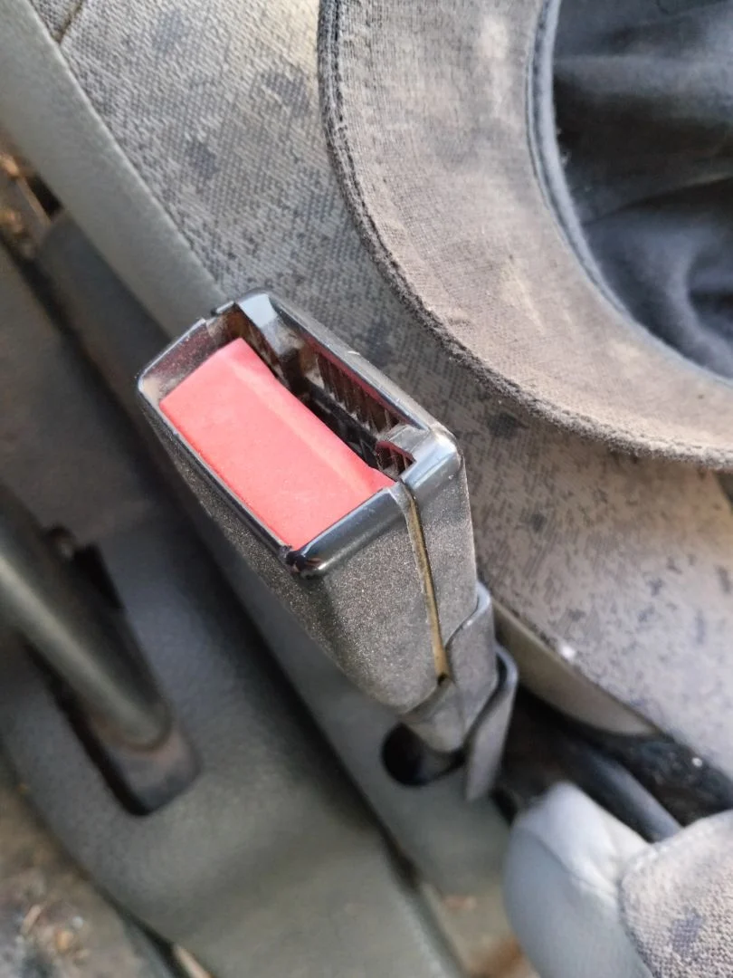 Foto de PRETENSOR AIRBAG DERECHO RENAULT KANGOO I (F/KC0) 1.9 dCi Diesel CAT (84 CV / 62 KW)