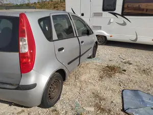 Foto de BARRA ESTABILIZADORA TRASERA MITSUBISHI COLT CZ3 BERL. 5 (Z30A) 1.1 CAT (75 CV / 55 KW)