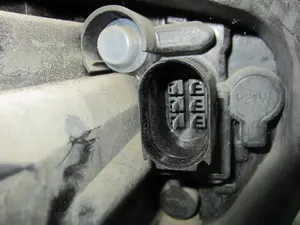 Foto de PILOTO TRASERO DERECHO SEAT IBIZA BERLINA (6J5) 1.6 TDI (105 CV / 77 KW) referencia 6J4945096K foto 2