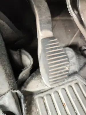 Foto de PEDAL EMBRAGUE FIAT II DOBLÒ (152) 1.6 JTDM 16V CAT (105 CV / 77 KW) referencia 518105300E