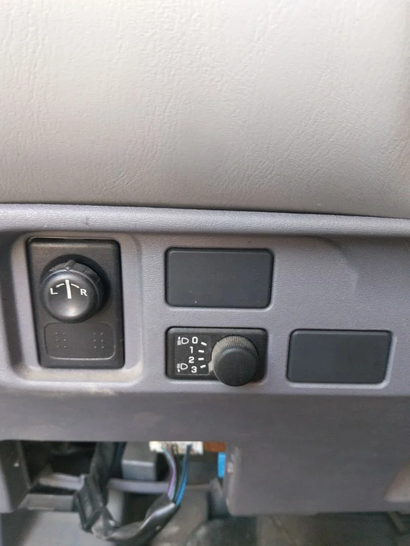 Foto de MANDO RETROVISOR NISSAN ALMERA TINO (V10M) 1.8 16V CAT (114 CV / 84 KW)