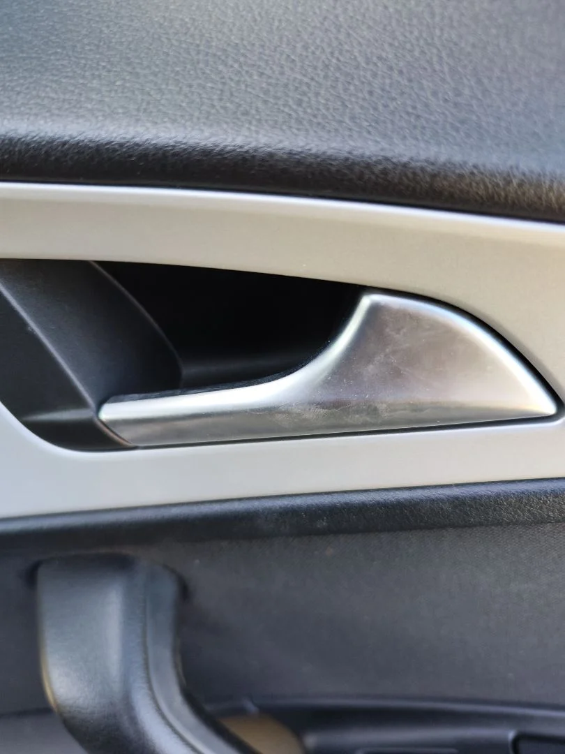 Foto de MANETA INTERIOR TRASERA DERECHA AUDI A6 AVANT (4GD) 2.0 16V TDI (190 CV / 140 KW) referencia 4G0839020