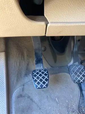 Foto de PEDAL EMBRAGUE VOLKSWAGEN PASSAT BERLINA (3C2) 2.0 TDI (140 CV / 103 KW)