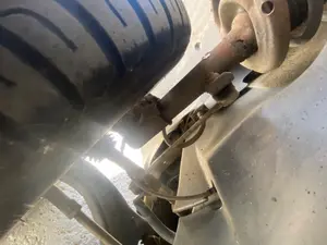 Foto de BRAZO SUSPENSION DELANTERO IZQUIERDO RENAULT CLIO III 1.5 dCi Diesel (68 CV / 50 KW)