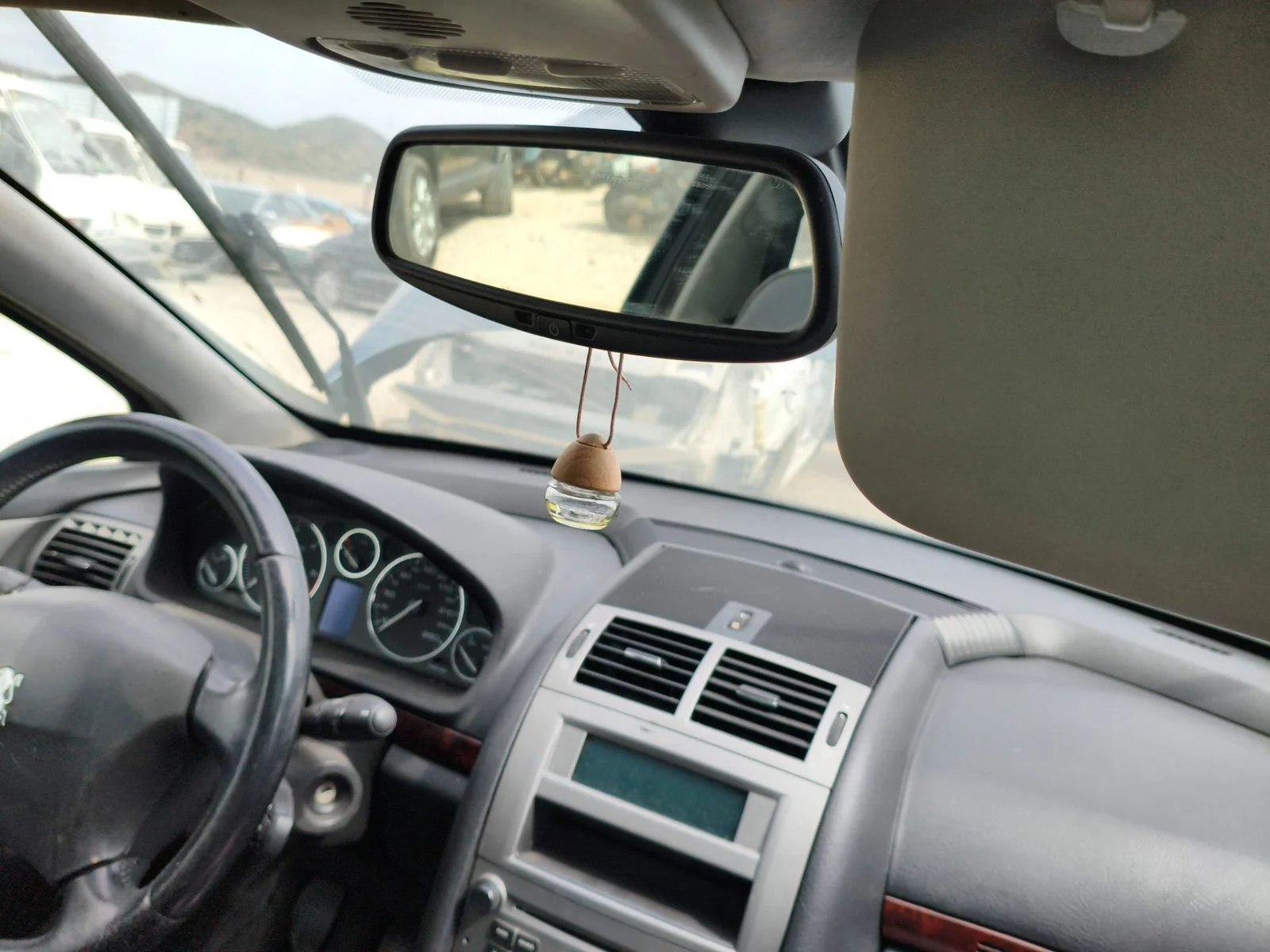 Foto de RETROVISOR INTERIOR PEUGEOT 407 SW 2.0 16V HDi FAP CAT (RHR / DW10BTED4) (136 CV / 100 KW)