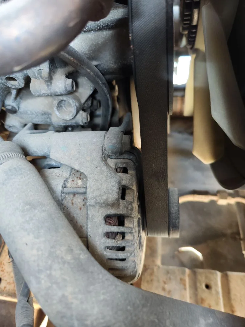 Foto de ALTERNADOR SSANGYONG RODIUS 2.7 Turbodiesel CAT (163 CV / 120 KW)