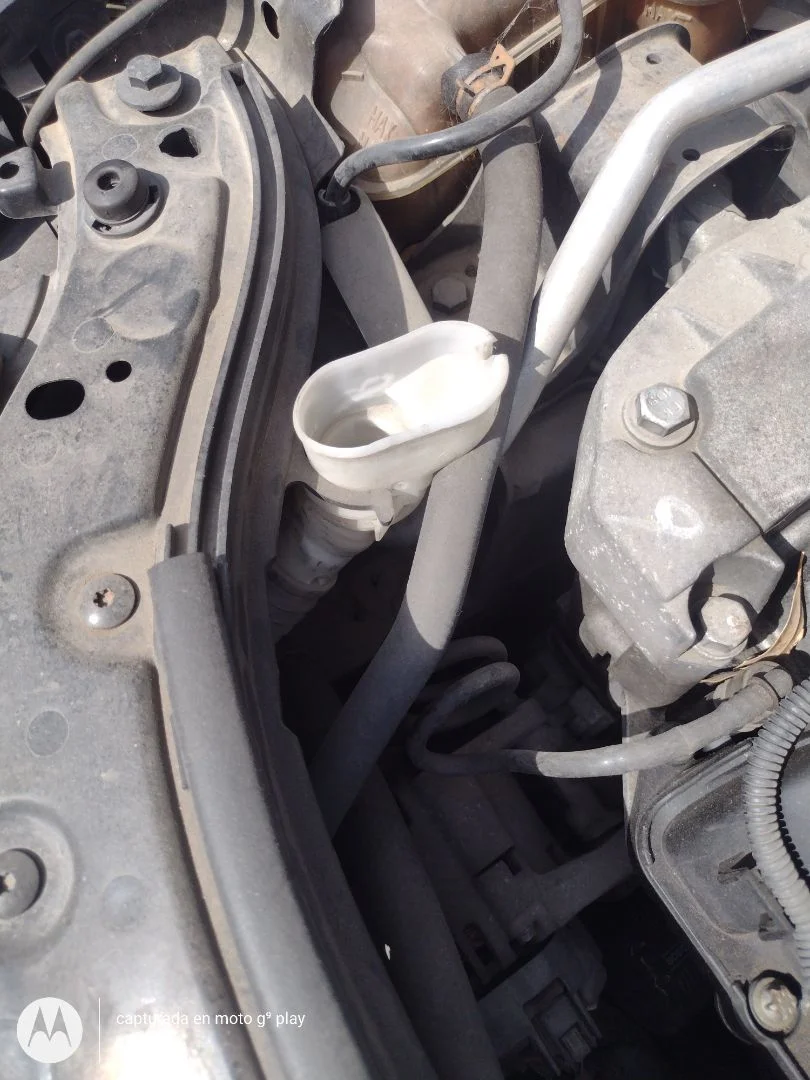 Foto de DEPOSITO LIMPIA RENAULT MEGANE II COUPE/CABRIO 1.6 16V (112 CV / 82 KW)