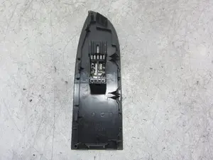 Foto de MANDO ELEVALUNAS DELANTERO DERECHO SUZUKI GRAND VITARA (JB/JT) 2.0 16V CAT (140 CV / 103 KW) referencia 8371765J15PKR foto 4