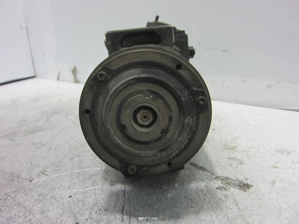 Foto de COMPRESOR AIRE ACONDICIONADO VOLKSWAGEN GOLF V (1K1)(10.2003) referencia 1K0820803C