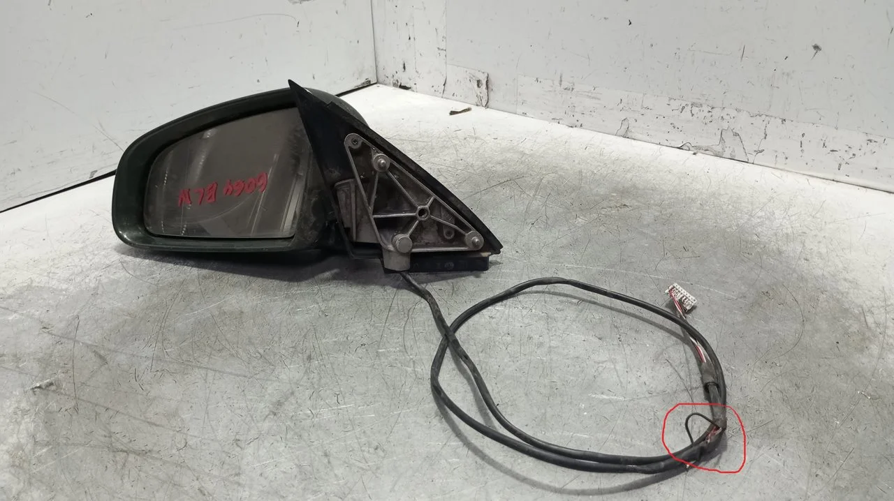 Foto de RETROVISOR IZQUIERDO AUDI A4 BERLINA (8E) 2.0 20V CAT (ALT) (131 CV / 96 KW) referencia E1010681