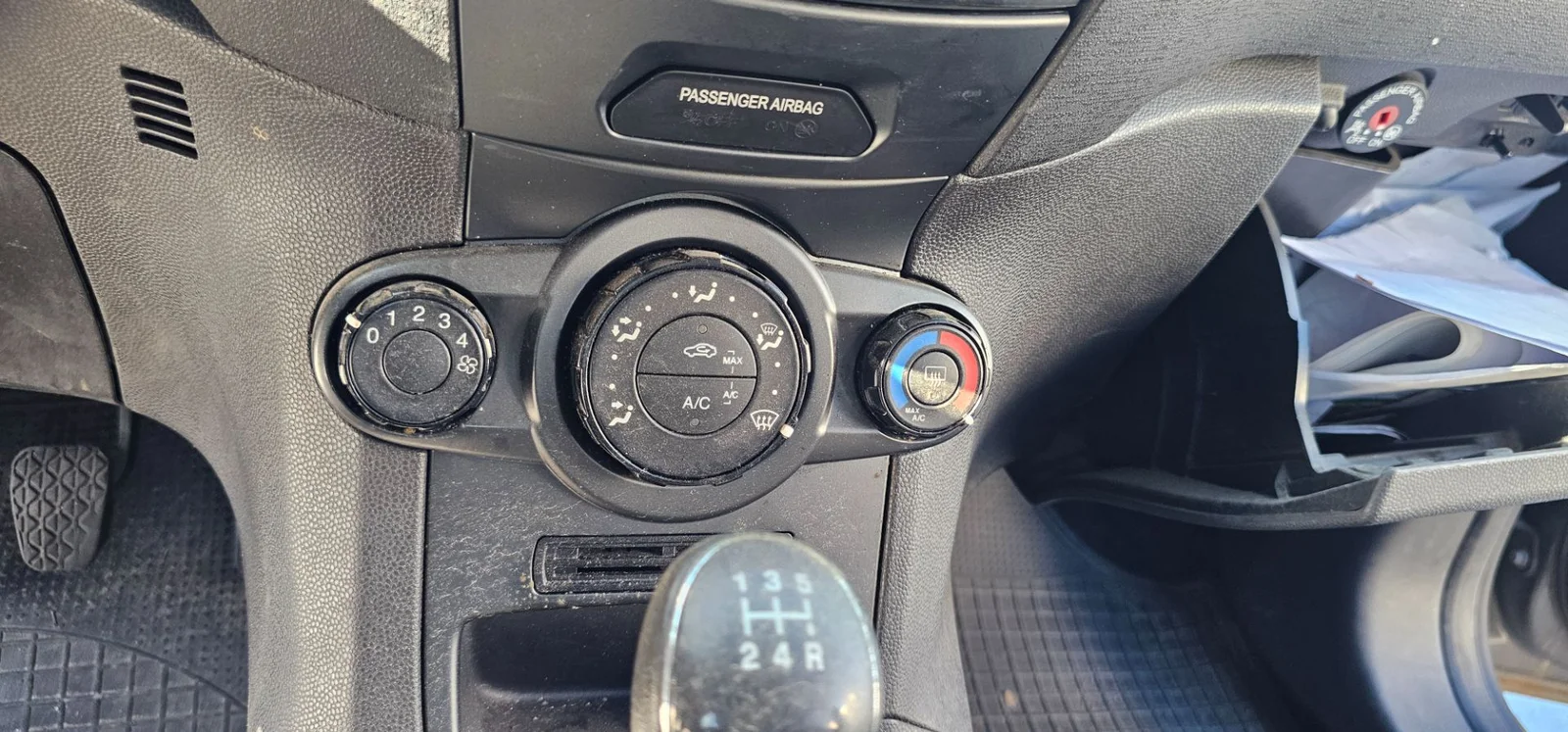 Foto de MANDO CALEFACCION / AIRE ACONDICIONADO FORD FIESTA (CNN) 1.25 16V CAT (82 CV / 60 KW)