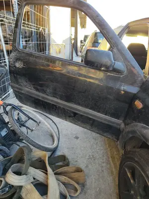 Foto de PUERTA DELANTERA DERECHA VOLKSWAGEN GOLF III (1H1)(11.1991) 1.9 TDI (110 CV / 81 KW) foto 2