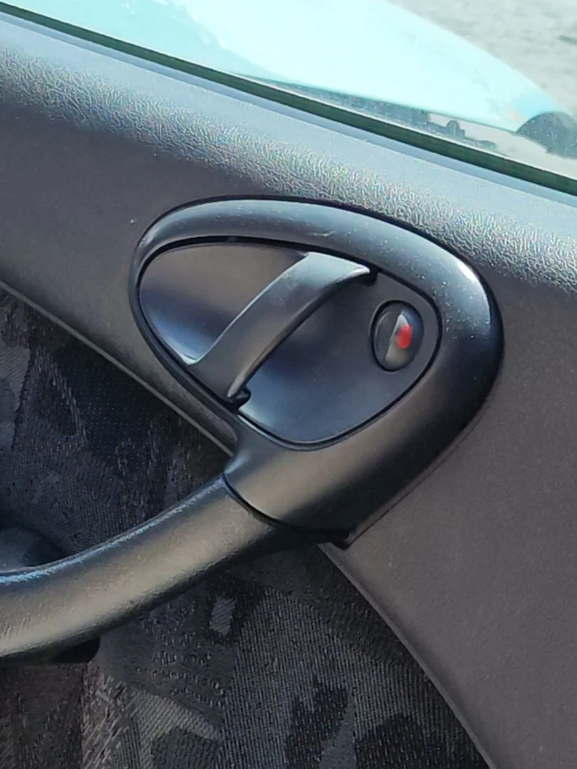 Foto de MANETA INTERIOR DELANTERA IZQUIERDA CITROEN XSARA BERLINA 1.6 16V CAT (NFU / TU5JP4) (109 CV / 80 KW) referencia 9143A1