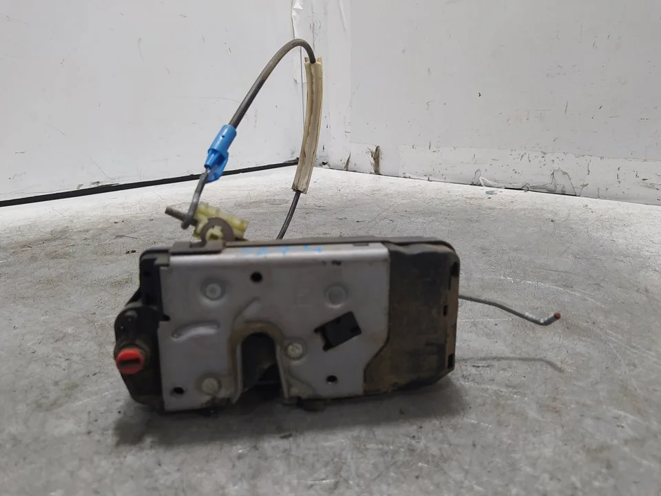 Foto de CERRADURA PUERTA TRASERA DERECHA OPEL ZAFIRA B 1.7 16V CDTI (110 CV / 81 KW) referencia 13210738