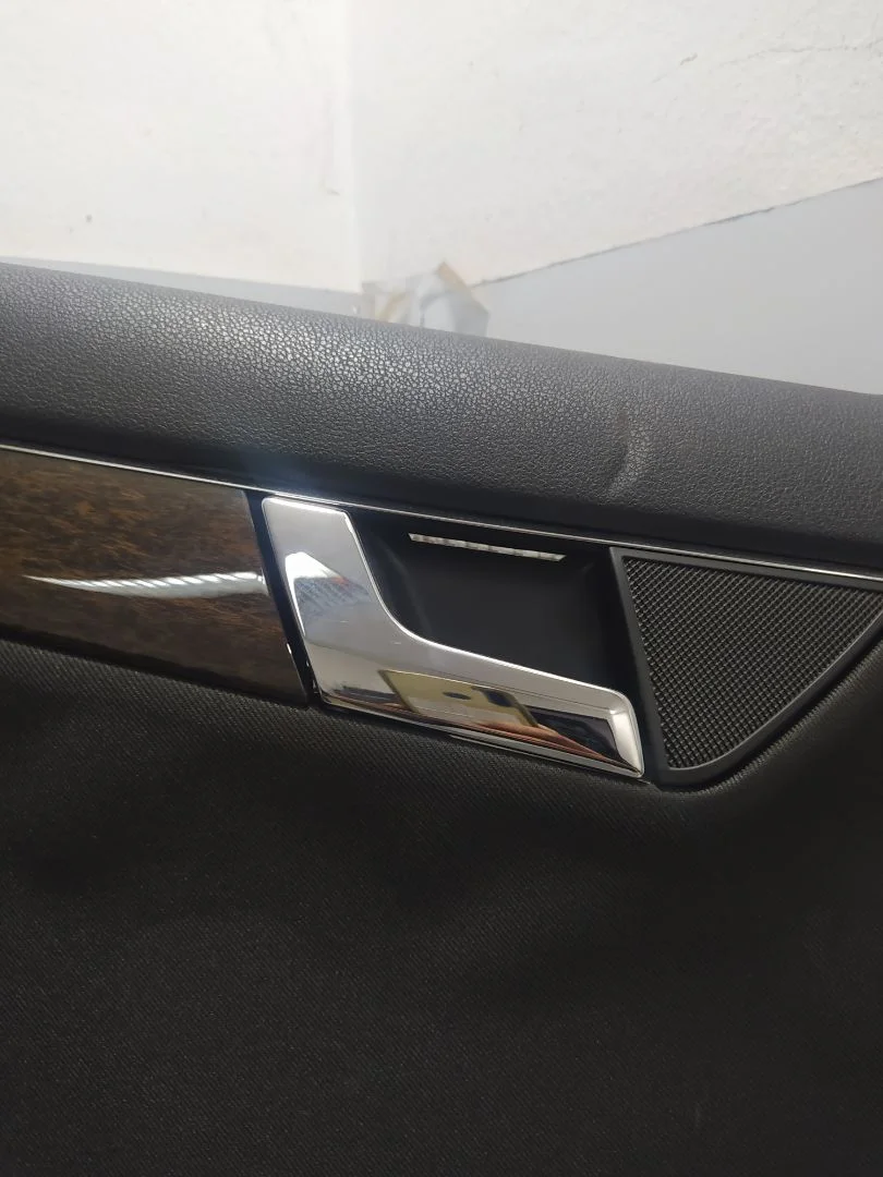Foto de MANETA INTERIOR TRASERA DERECHA MERCEDES-BENZ CLASE C (BM 204) BERLINA 2.2 CDI CAT (170 CV / 125 KW)
