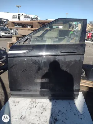 Foto de PUERTA DELANTERA IZQUIERDA LAND ROVER RANGE ROVER EVOQUE 2.0 Td4 CAT (150 CV / 110 KW)