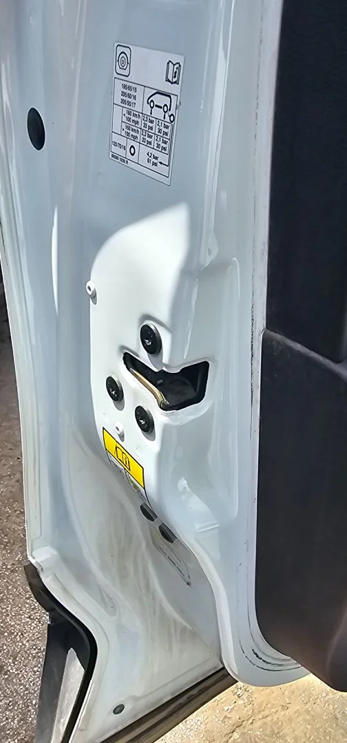 Foto de CERRADURA PUERTA DELANTERA IZQUIERDA RENAULT CAPTUR I 1.5 dCi Diesel FAP (110 CV / 81 KW)