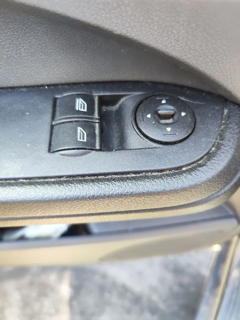 Foto de MANDO ELEVALUNAS DELANTERO IZQUIERDO FORD FOCUS C-MAX (CAP)(2003) 1.6 TDCi CAT (90 CV / 66 KW)