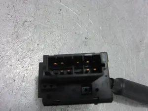 Foto de MANDO LIMPIA PEUGEOT 106 (S1)(08.1991) 1.0 (45 CV / 33 KW) referencia 96128651ZL foto 5